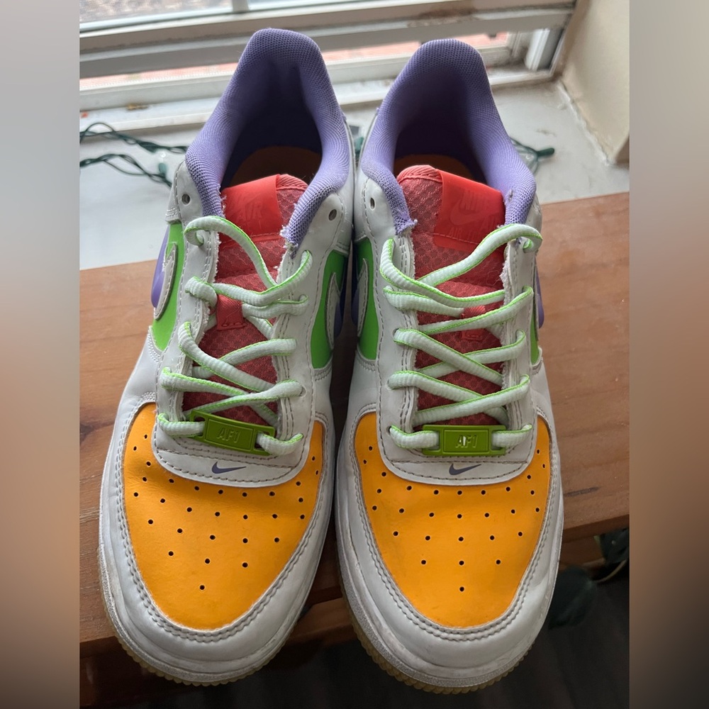 Nike Air Force 1 LV8 1